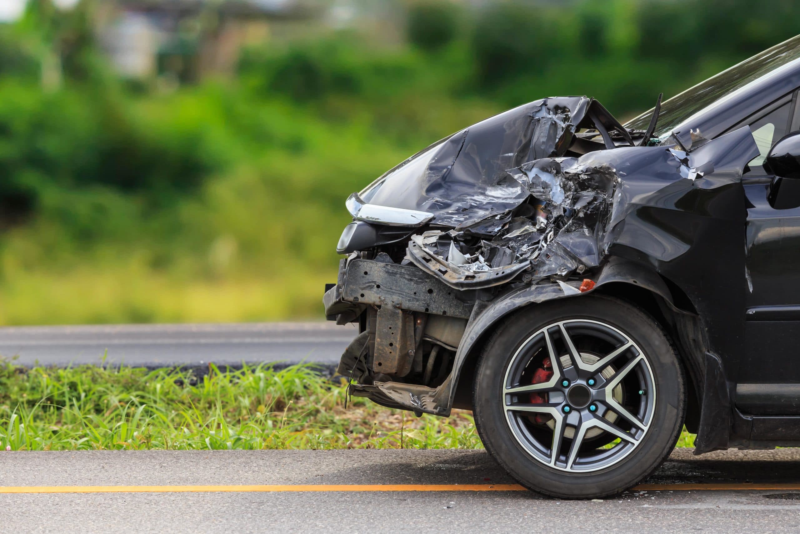 insurance claim adjuster at car accident